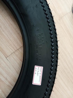 Design de motifs profonds de pneus de motocyclettes à tube intérieur 4.50-18 4.00-19 pour une installation facile