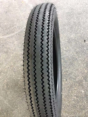 Il a fabriqué des pneus de moto Harley avec le modèle de Fuckstone.