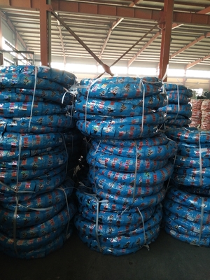 Les pneus de motocyclettes de longue durée du port de Qingdao 275-18 avec 35% à 55% de caoutchouc