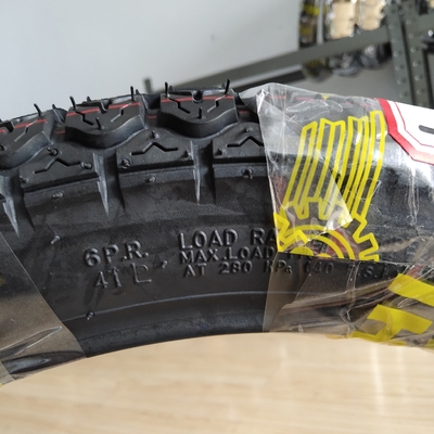 Pneus de moto durables 275-17 avec une durée de vie de 20000 KM et une résistance à la traction de 10.5