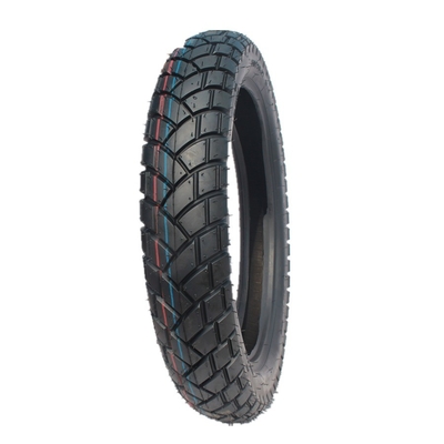 Malaisie 120/80-17 Pneus sans tube pour motocycle 35%-55% de caoutchouc pour une meilleure adhérence