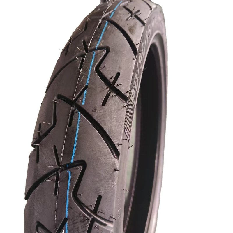 Matériau de base Nature caoutchouc acier Nylon 90/90-18 Pneus de moto avec et 90 jours