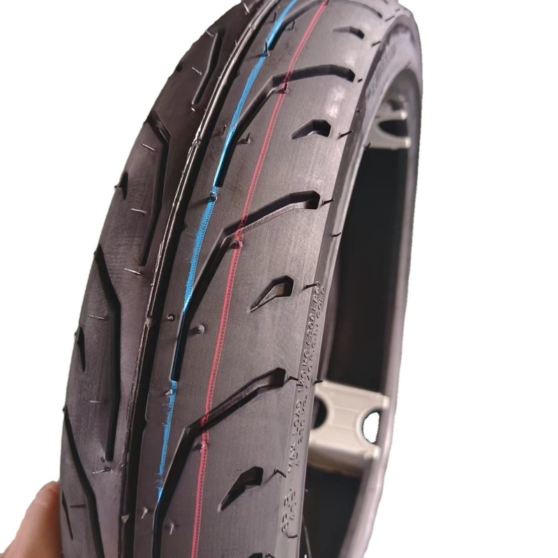 80/90-14 Pneus de moto sans tube avec certificat et caoutchouc naturel de couleur noire