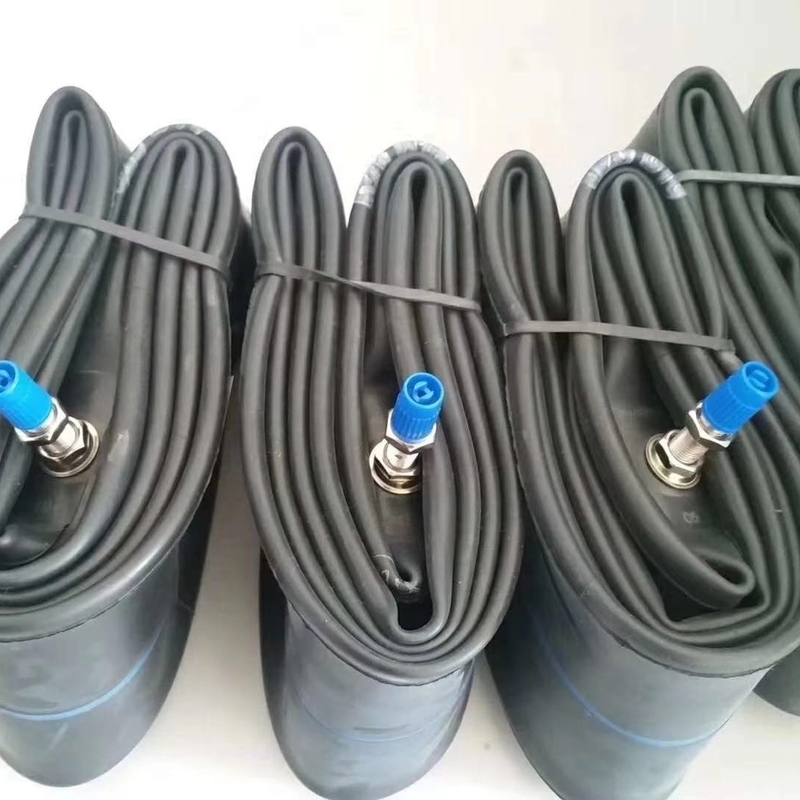 Ventilateurs de gomme butyle Pneus de moto 2.75-17 avec résistance de 10-12 MPA