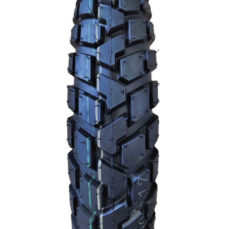 110/90-17 Pneus de moto avec caoutchouc naturel et acier pour des performances supérieures