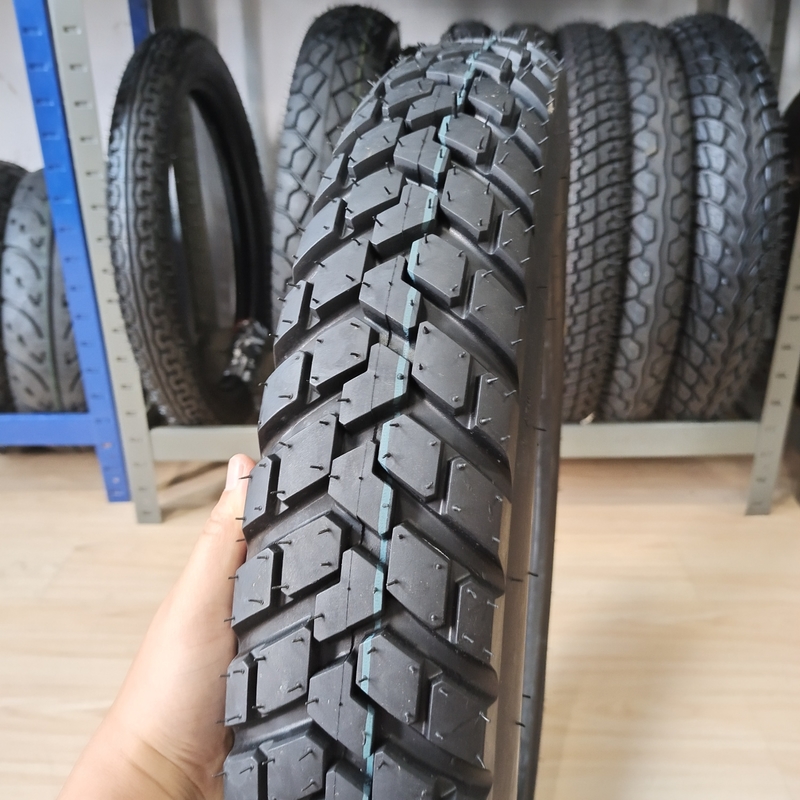 6pr/8pr Pneus naturels en caoutchouc pour motocyclettes et tubes intérieurs de pneus avec marque approuvée 3.50-18