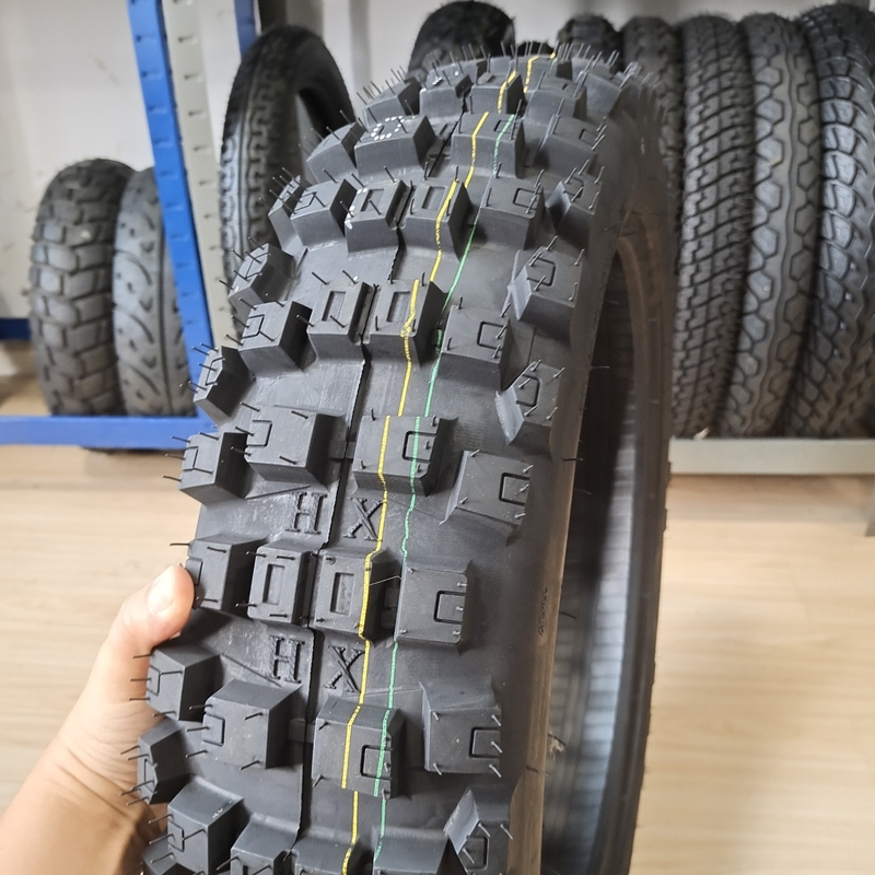 140/80-18 140/80/18 140 80 18 Pneus durables hors route Pneus de moto avec boîtier
