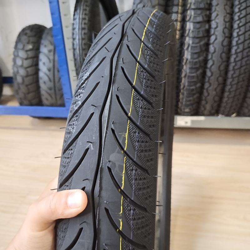 Nature Rubber Steel Nylon 90/90-17 Pneus et tubes intérieurs de motocyclettes pour le marché vénézuélien