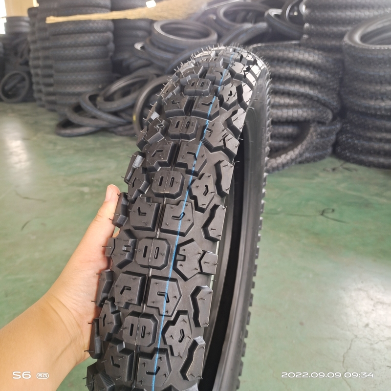 Pneus sans tube de moto noir TT Pneus 3,50-18 du marché de Qingdao