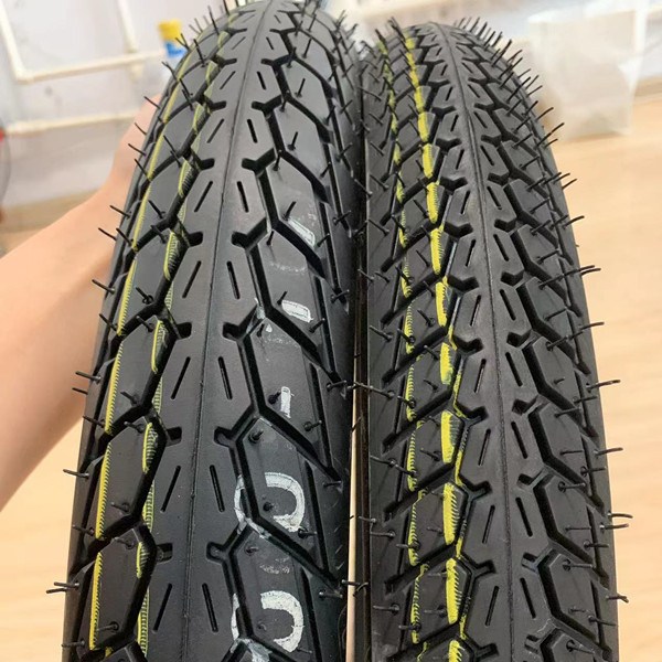 60/100-17 Pneus de moto avec boîtier de pneu durable fabriqués en Thaïlande 25 jours de livraison