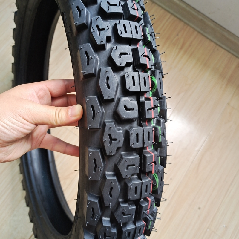Délai de livraison 25-30 jours Super pneu de moto 300-17 pneu double sport avec boîtier de pneu