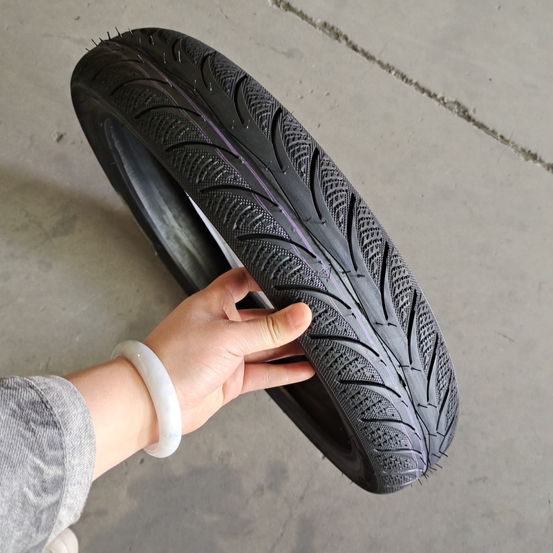 Pneus sans tube pour moto 80/90-17 70/80-17 70/90-17 90/80-17 avec 6pr/8pr Ply Rating