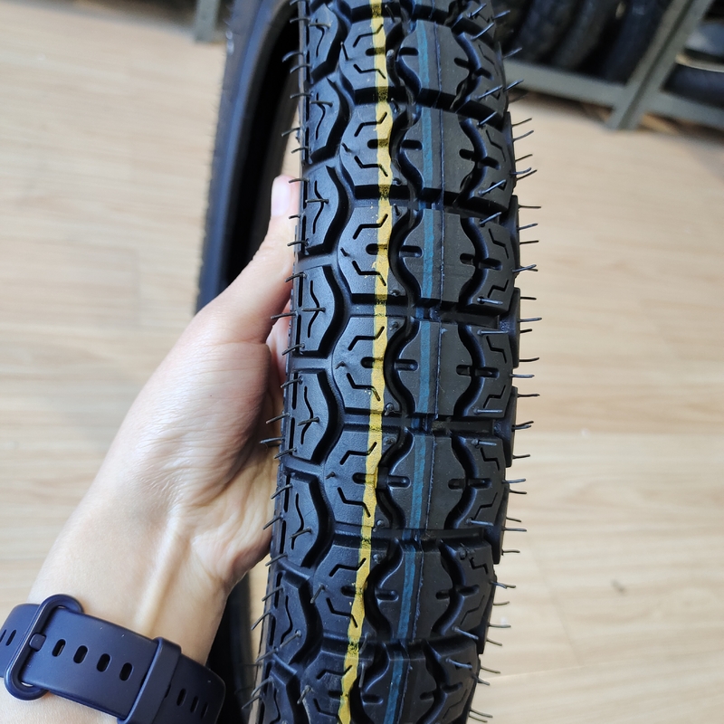 Pneus de motocyclette 275x17 2.75-17 275.17 avec 35% à 55% de caoutchouc