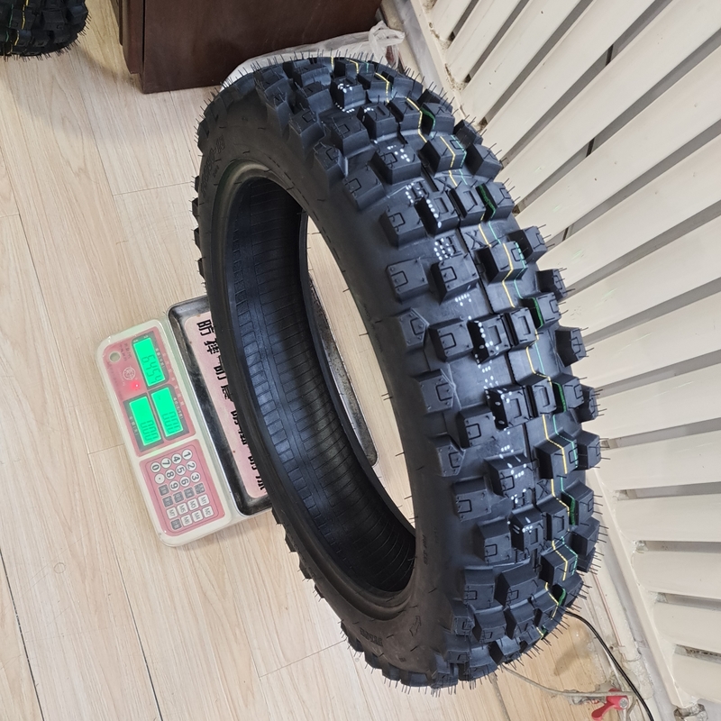 Pneus de moto 140/80/18 durables avec 6PR/8PR et boîtier résistant