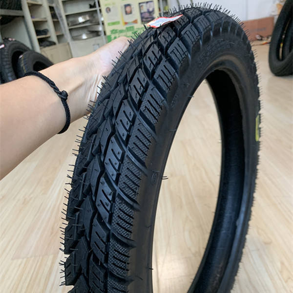 Pneus de pneus enduits de graisse Pneus tout-terrain Moto FDR Pneus de moto 275-18 pour la durée de vie 20000 KM