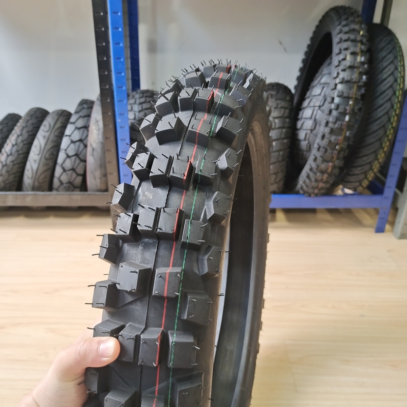 Matériau en nylon de caoutchouc naturel en acier 17" 18" 19" 21" pouces pneu de moto pour le motocross