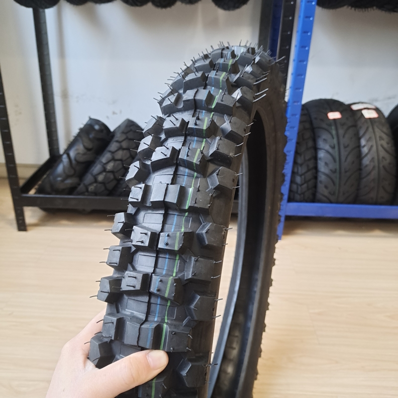 6pr/8pr Grande adhérence 3.00-21 Moto Cross pneu arrière TL pneu de moto avec OEM Acceptable