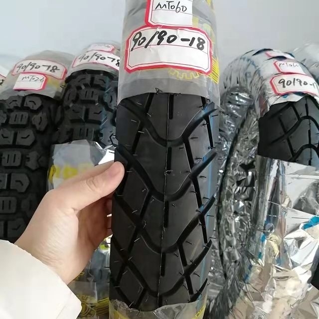 Pneus de moto de 14 pouces 275-17 275-18 90/90-18 110/90-16 130/70-17 pour les besoins du client