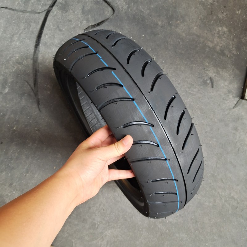 Matériau brut Naturel caoutchouc acier Nylon 130/60-13 8 couches Rate pneu de moto