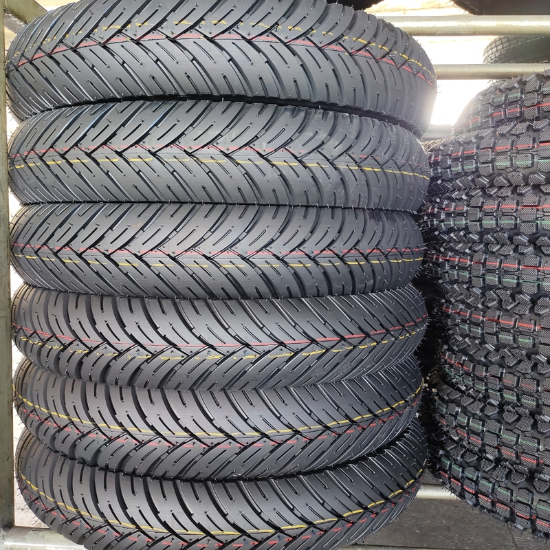 4.2kg Poids pneu de moto en caoutchouc doux 100/90/18 120/80/17 100/90-17 120/70/17 909017