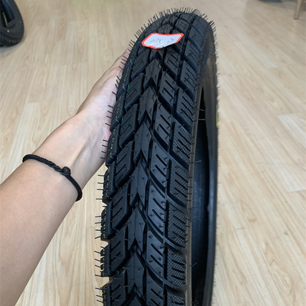 Achetez un pneu de moto 17 avec 35% à 55% de caoutchouc Dans les 25 jours