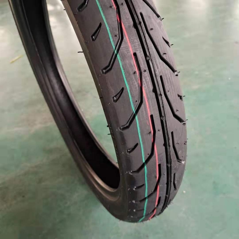 80/90-17 Pneus et tubes intérieurs de motos adaptés aux conditions routières des Philippines