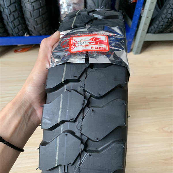 Étagère de pneus de moto pour 500-12 Pneus de puissance 10,5 Résistance à la traction 20000 KM Durée de vie