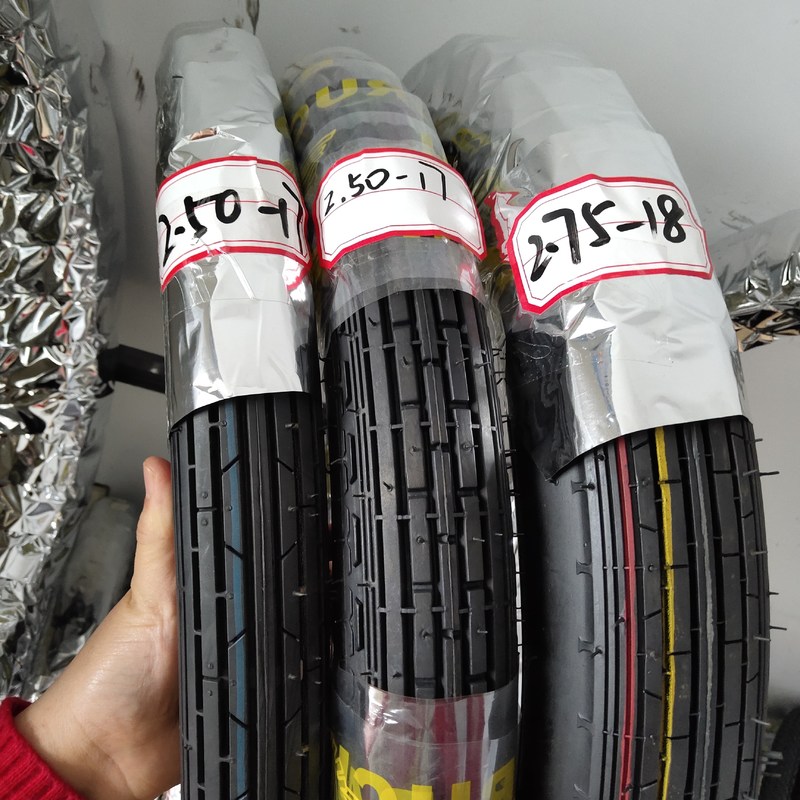 Super caoutchouc 2.75-18 Délai de livraison dans les 25 jours avec le marché africain