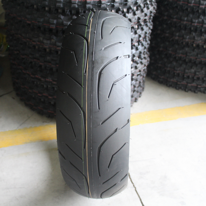 Pneus sans tube de moto à haute capacité de charge 180/50/17 TL pour votre moto