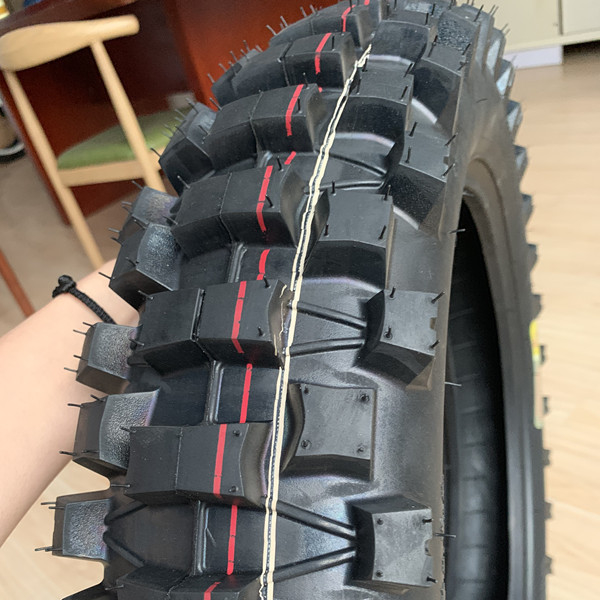 Des pneus de moto 110/100-18 directement conçus pour le marché africain et abordables