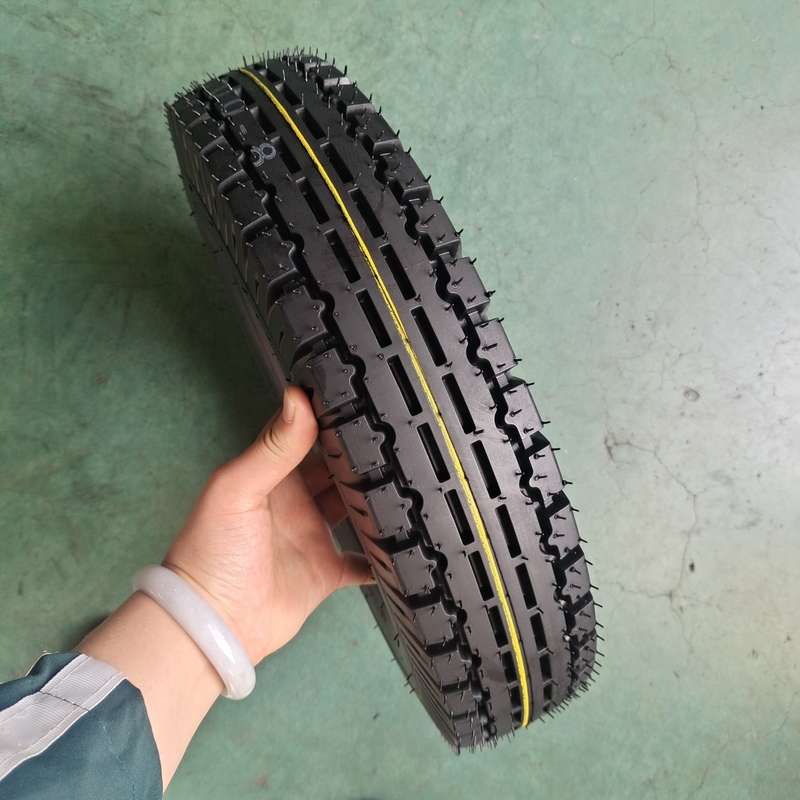 Modèle 4.00-8 400-8 MRF Pneus de moto pour les acheteurs sud-américains et du Moyen-Orient