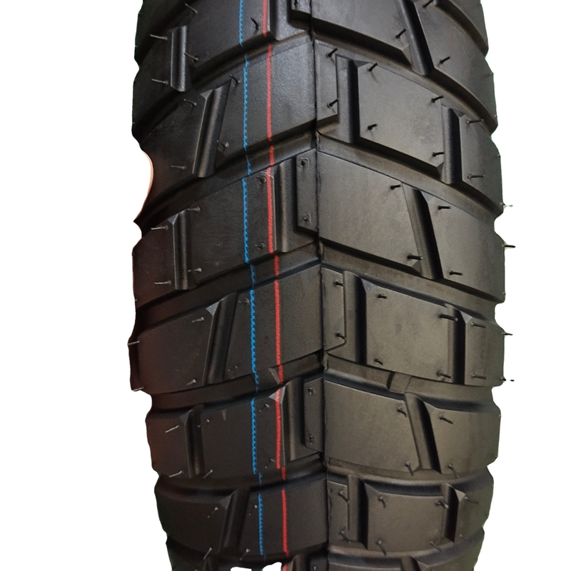120/90-12 Pneus de moto avec un motif de conception profond et une résistance à la traction de 10.5