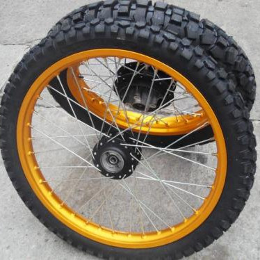 Les pneus de motocyclettes de longue durée du port de Qingdao 275-18 avec 35% à 55% de caoutchouc